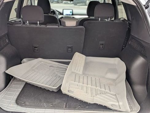 Used 2021 Ford Escape SE image 29