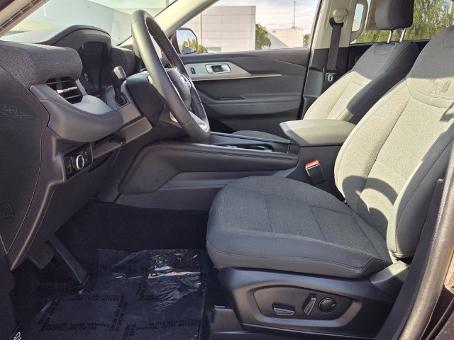 Used 2025 Ford Explorer Active RWD image 5