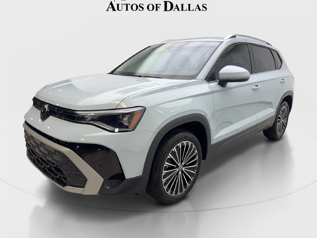 Used 2025 Volkswagen Taos SE FWD image 3