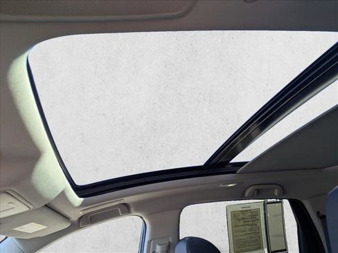 Used 2025 Acura RDX SH-AWD w/ Technology Package image 17