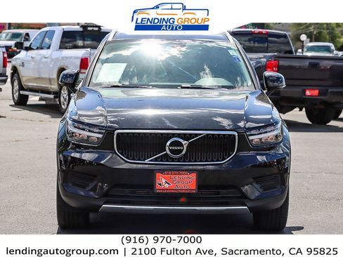 Used 2019 Volvo XC40 T5 Momentum image 6
