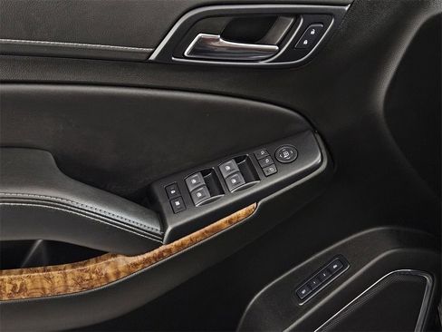 Used 2019 Chevrolet Tahoe Premier w/ Premier Plus Edition image 24