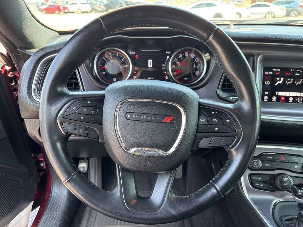 Used 2018 Dodge Challenger SXT RWD image 33
