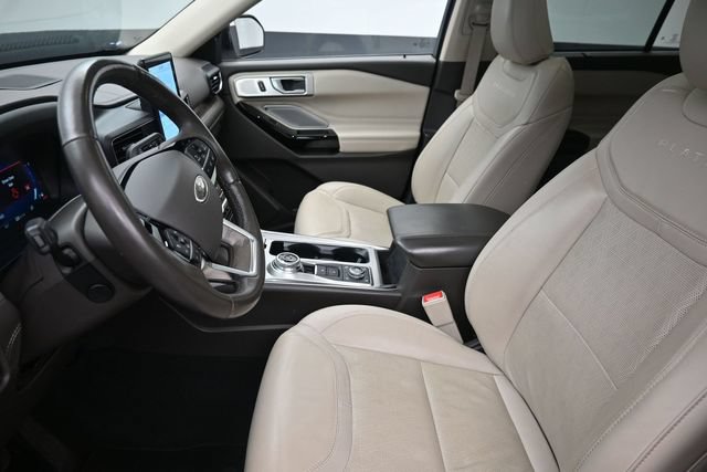 Used 2022 Ford Explorer Platinum w/ Equipment Group 601A AWD/4WD image 16