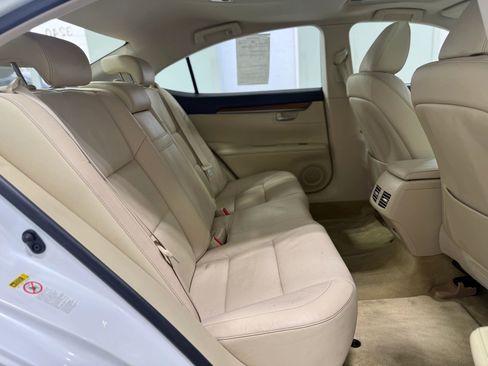 Used 2014 Lexus ES 300h ES 300h Sedan 4D image 33