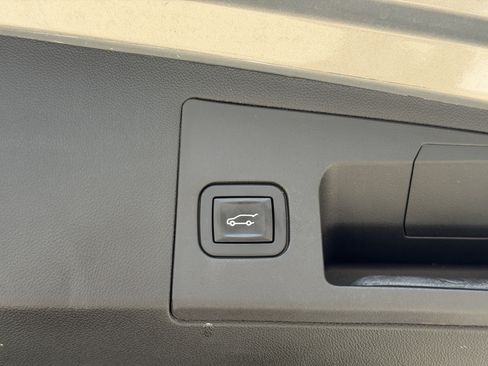 Used 2019 Cadillac XT5 Premium Luxury FWD image 11