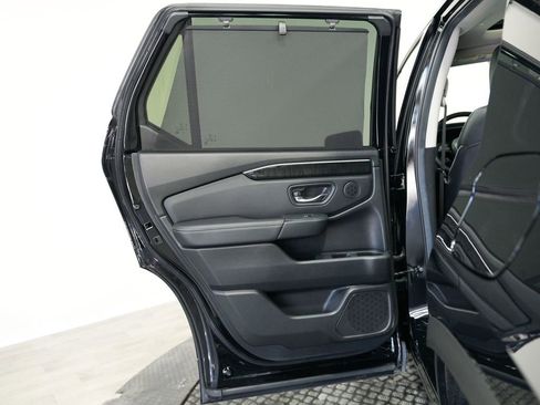 Used 2025 Honda Pilot Elite image 14