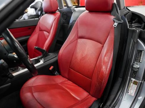 Used 2006 BMW Z4 3.0i RWD image 4