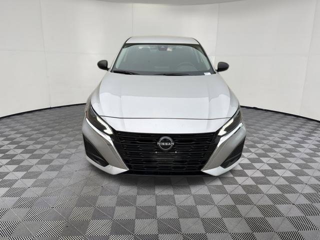Used 2025 Nissan Altima 2.5 SV FWD image 13