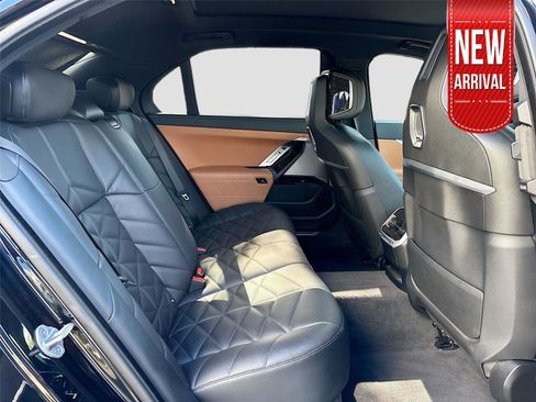 Used 2023 BMW 740i w/ Parking Assistance Package image 29