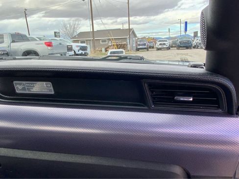 Used 2017 Ford Mustang Coupe image 37