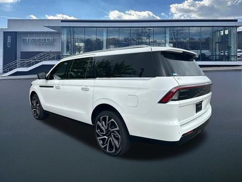 New 2026 Lincoln Navigator L Reserve AWD/4WD image 5