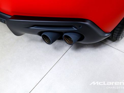 Used 2023 Ferrari Roma image 30