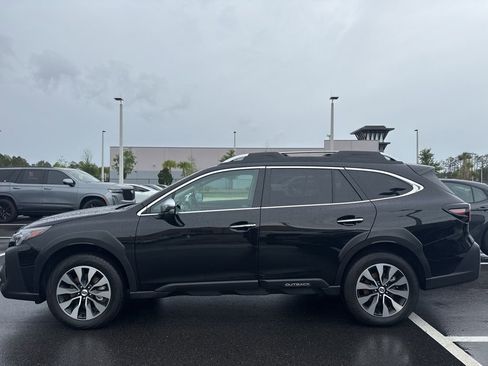 Used 2025 Subaru Outback Touring XT w/ Tech Package 3 image 4
