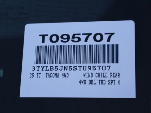 Used 2025 Toyota Tacoma TRD Sport image 7