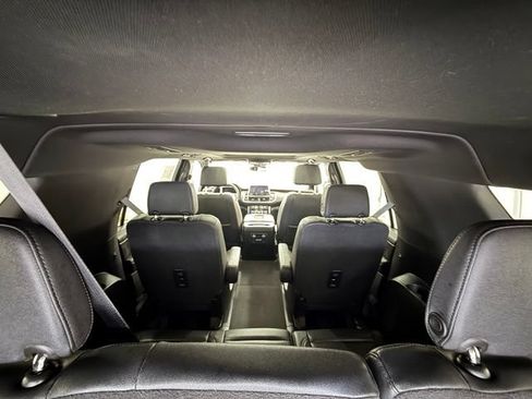 Used 2023 Chevrolet Suburban Z71 w/ Z71 Off-Road Package AWD/4WD image 37