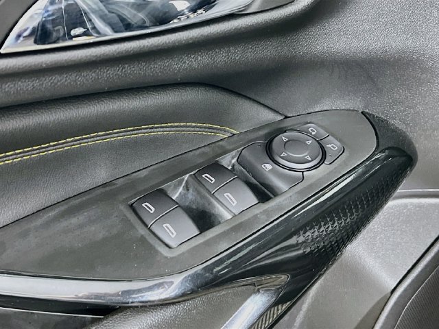 Used 2025 Chevrolet Trax LT FWD image 9