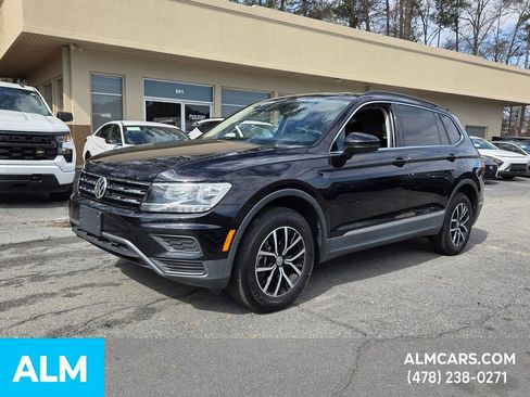 Used 2021 Volkswagen Tiguan SE image 1