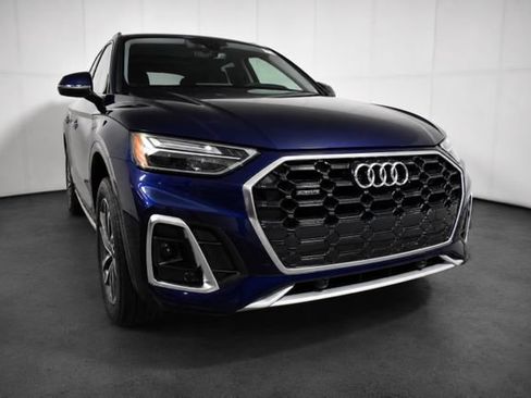 Used 2024 Audi Q5 2.0T Premium w/ Convenience Package AWD/4WD image 3