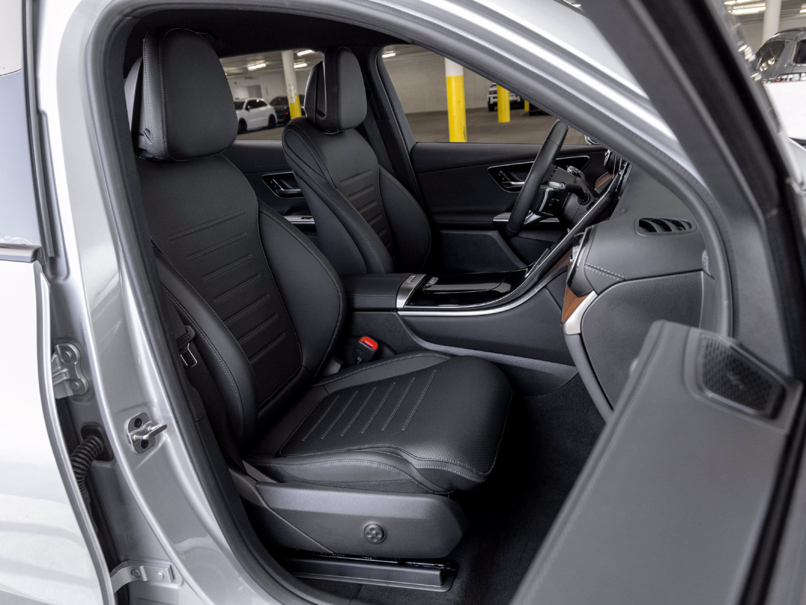 Certified 2026 Mercedes-Benz GLC 300 image 28