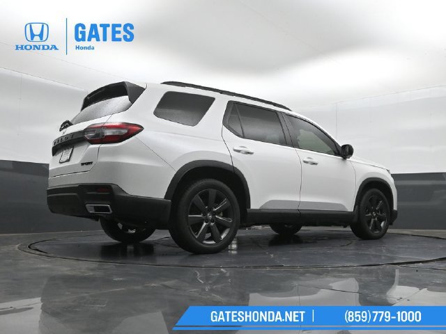 Certified 2025 Honda Pilot Sport image 37