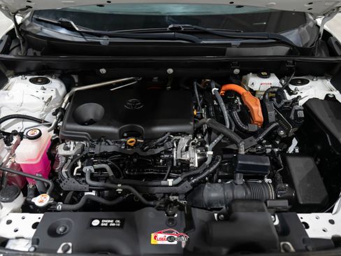 Used 2020 Toyota RAV4 LE image 45