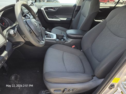 Used 2020 Toyota RAV4 XLE FWD image 14