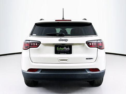 Used 2018 Jeep Compass Latitude w/ Popular Equipment Group image 7