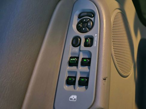 Used 2004 Dodge Ram 2500 Truck SLT w/ Sport Appearance Group image 22