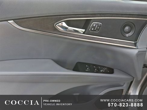 Used 2020 Lincoln Nautilus Reserve image 12