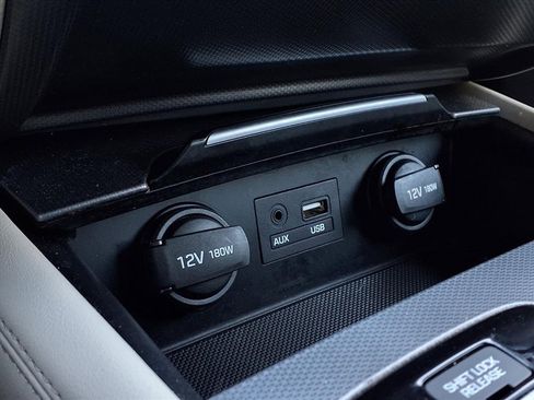 Used 2016 Hyundai Genesis 3.8 w/ Option Group 04 image 9