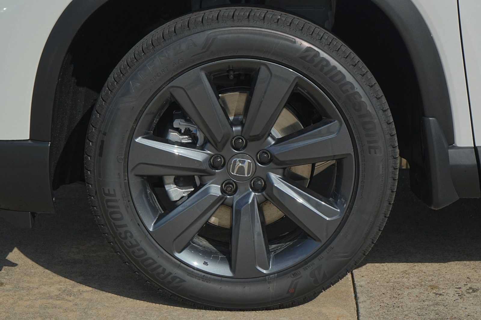 New 2026 Honda Pilot Sport image 7