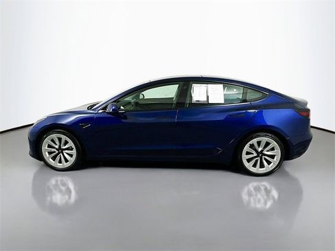 Used 2022 Tesla Model 3 image 4