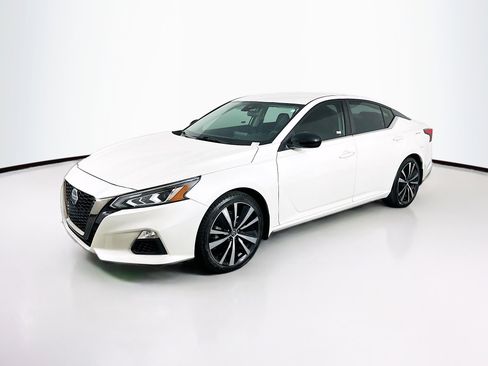 Used 2020 Nissan Altima 2.5 SR FWD image 3