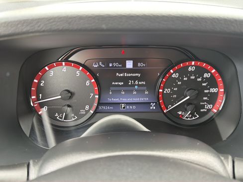 Used 2023 Nissan Frontier PRO-4X w/ Pro Convenience Package AWD/4WD image 16