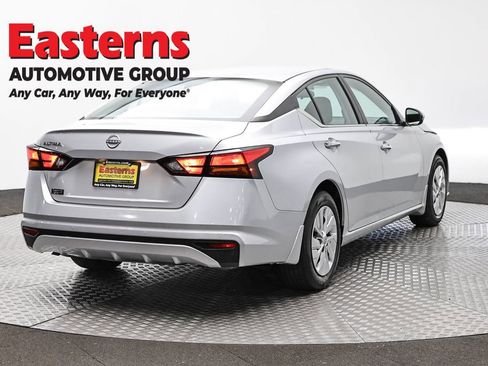 Used 2023 Nissan Altima 2.5 S FWD image 5