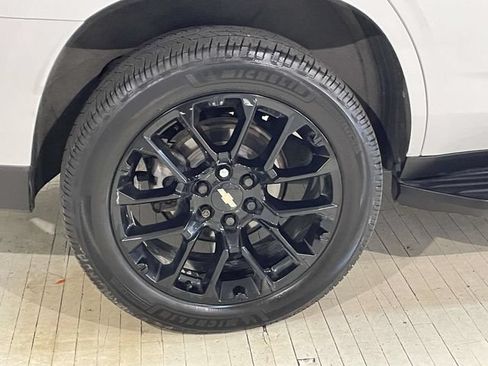Used 2022 Chevrolet Tahoe LT w/ LT Signature Package AWD/4WD image 13