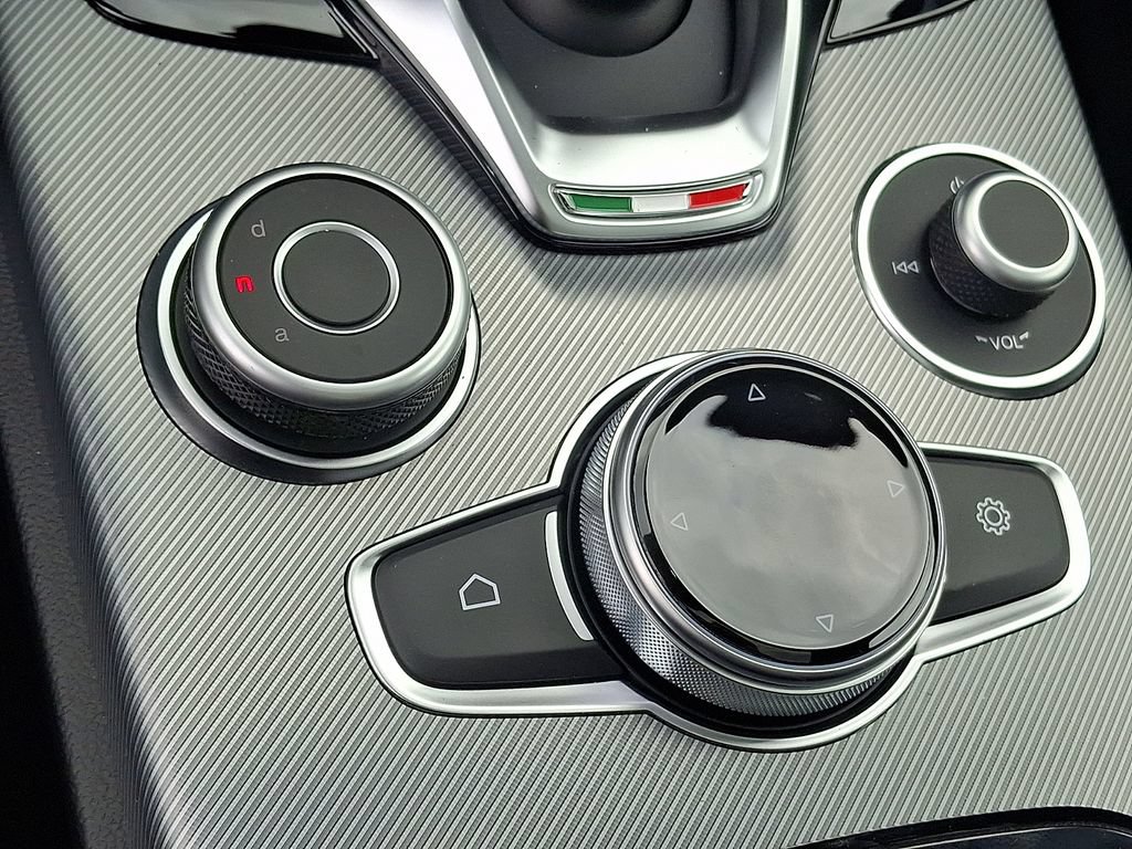 New 2026 Alfa Romeo Stelvio Sprint AWD/4WD image 14