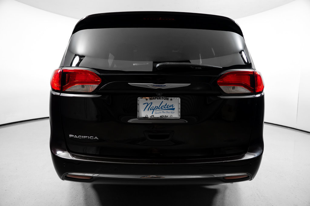 Used 2018 Chrysler Pacifica Touring-L w/ Advanced Safetytec Group FWD image 11