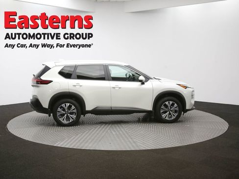 Used 2022 Nissan Rogue SV image 40
