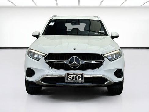 Used 2025 Mercedes-Benz GLC 300 image 2