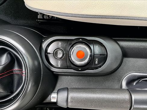 Used 2019 MINI Cooper S w/ Signature Upholstery Package image 34