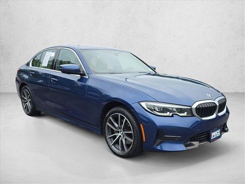 Used 2022 BMW 330i xDrive Sedan w/ Driving Assistance Package AWD/4WD image 3
