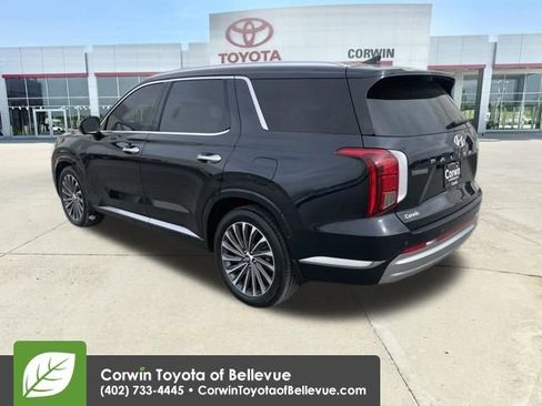 Used 2024 Hyundai Palisade Calligraphy image 3