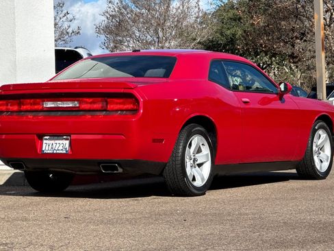 Used 2013 Dodge Challenger R/T image 8