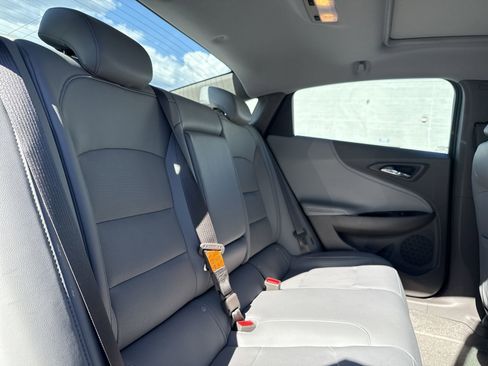 Used 2018 Chevrolet Malibu Premier w/ Premier Sun and Wheel Package FWD image 25