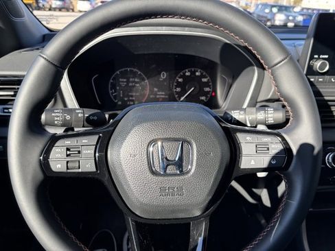 Certified 2025 Honda Pilot Sport image 14