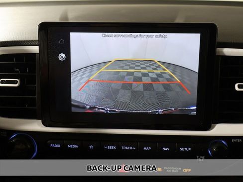 Used 2022 Hyundai Venue Limited FWD image 6