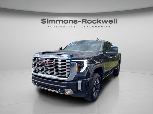 Used 2025 GMC Sierra 3500 Denali w/ Denali Reserve Package AWD/4WD image 8