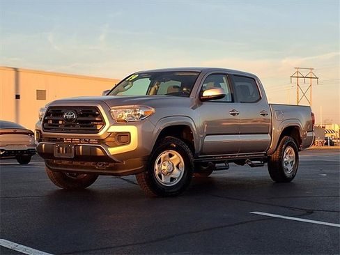 Used 2019 Toyota Tacoma SR image 2